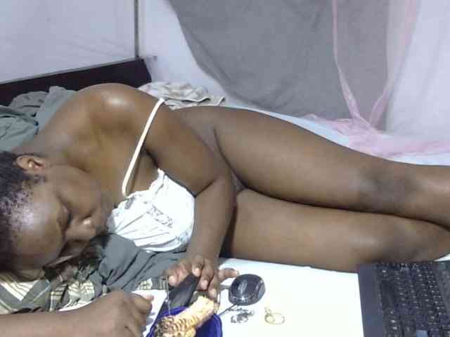 Creamykiteey webcam