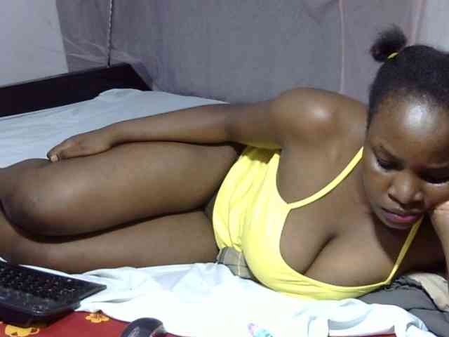 Creamykiteey webcam