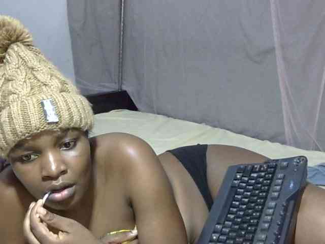 Creamykiteey webcam