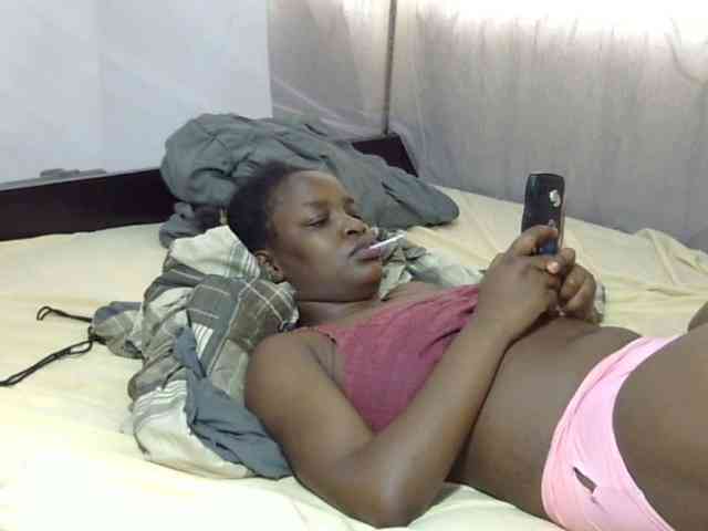 Creamykiteey webcam