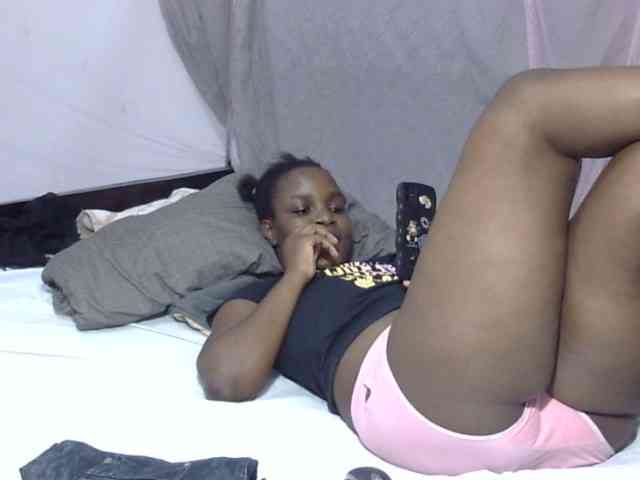 Creamykiteey webcam