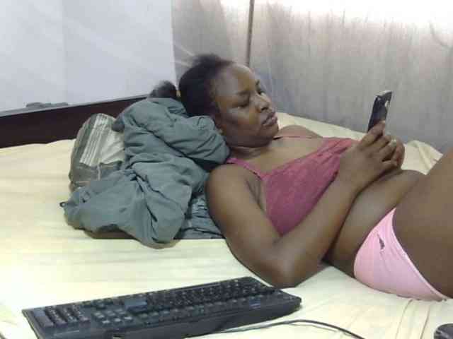 Creamykiteey webcam
