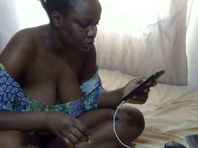 Creamykiteey webcam