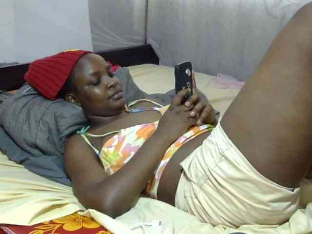 Creamykiteey webcam