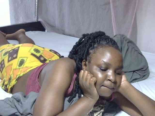 Creamykiteey webcam