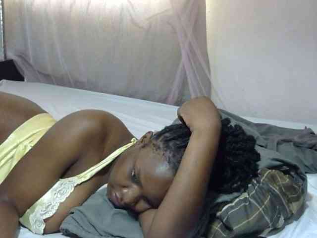 Creamykiteey webcam