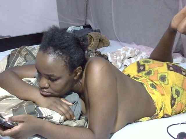 Creamykiteey webcam