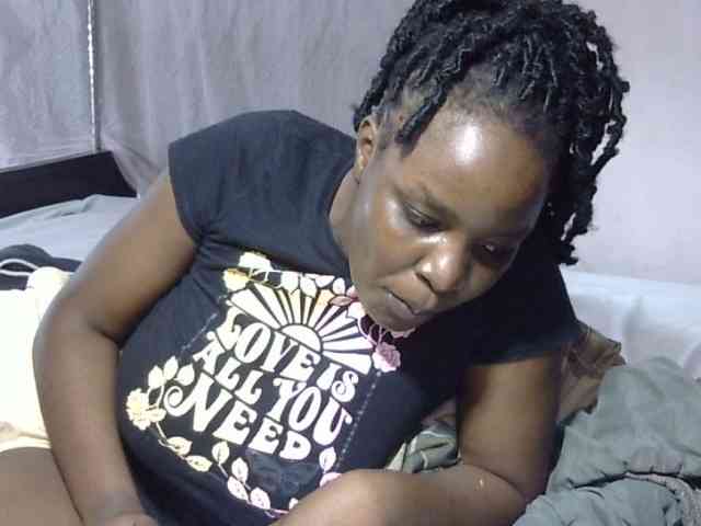 Creamykiteey webcam