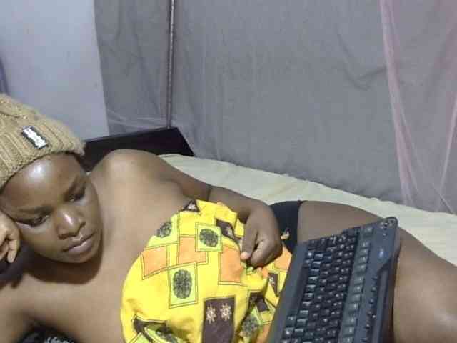 Creamykiteey webcam