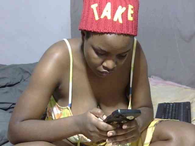 Creamykiteey webcam
