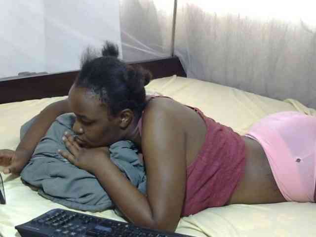 Creamykiteey webcam