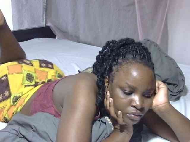 Creamykiteey webcam