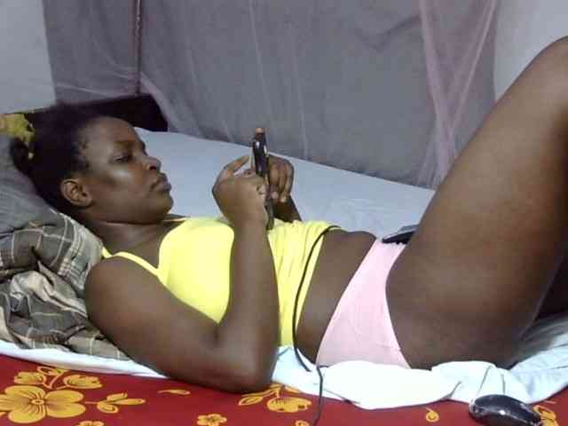 Creamykiteey webcam