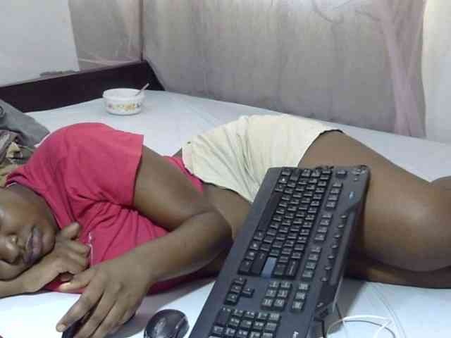 Creamykiteey webcam