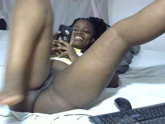 Creamykiteey webcam