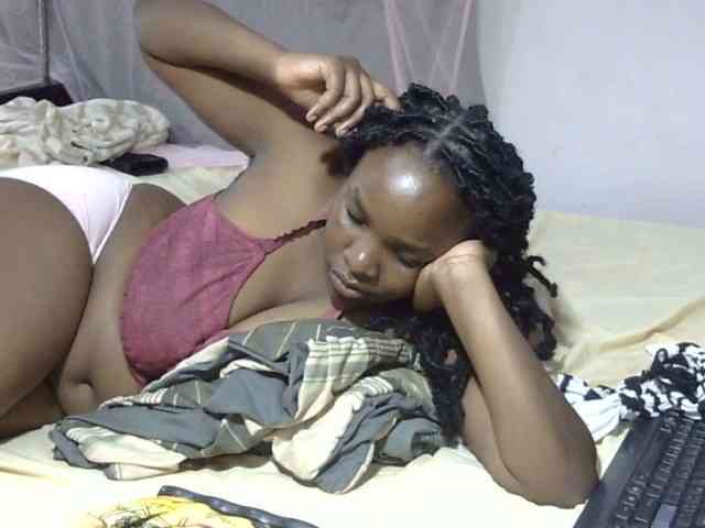 Creamykiteey webcam