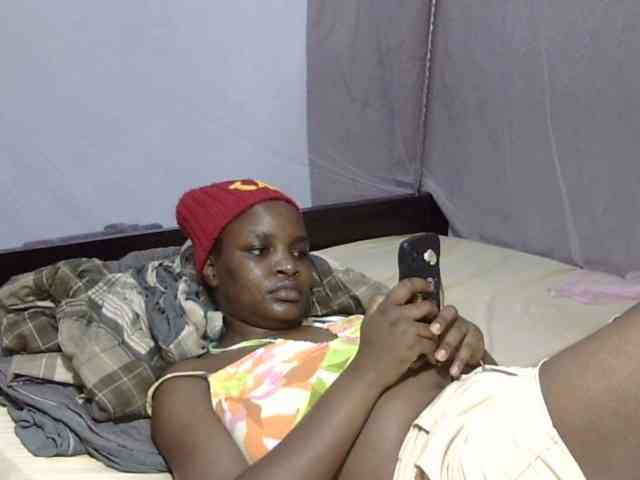 Creamykiteey webcam