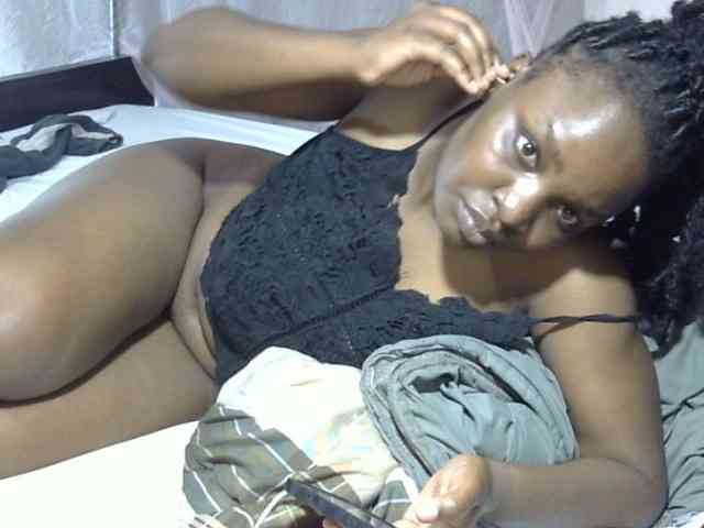 Creamykiteey webcam