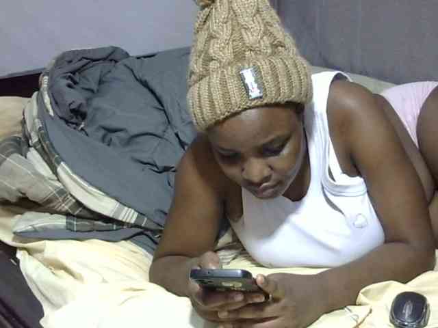 Creamykiteey webcam