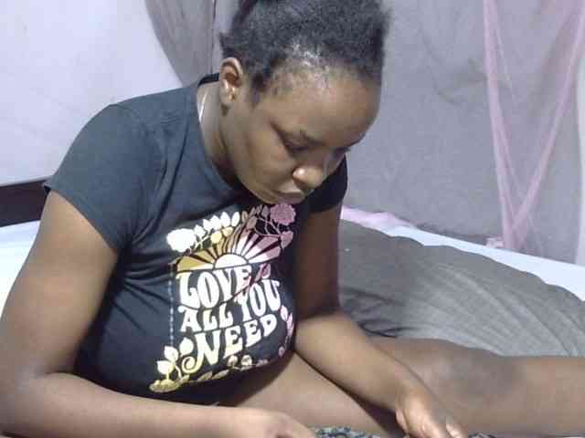 Creamykiteey webcam