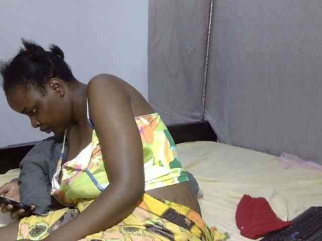 Creamykiteey webcam