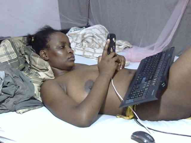 Creamykiteey webcam
