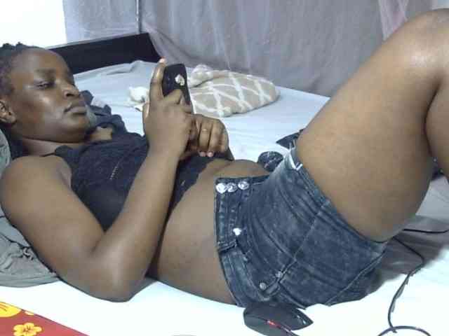 Creamykiteey webcam