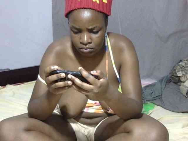 Creamykiteey webcam