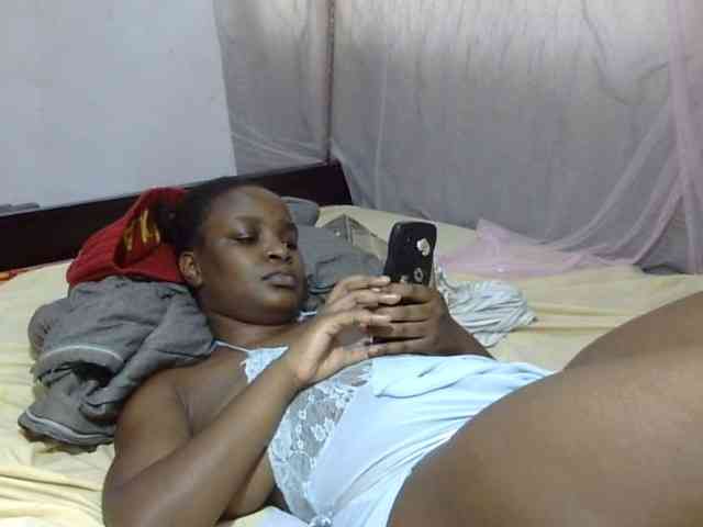 Creamykiteey webcam