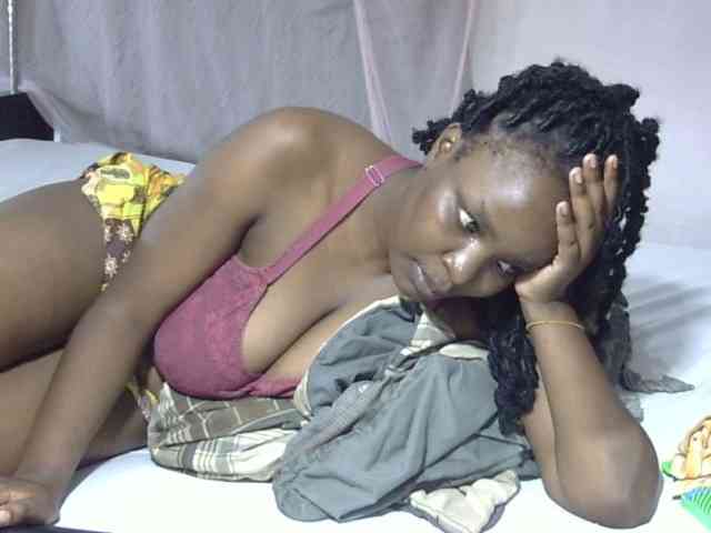 Creamykiteey webcam