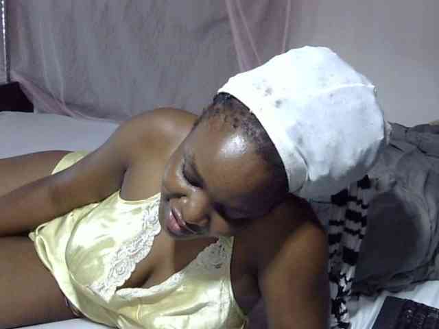 Creamykiteey webcam