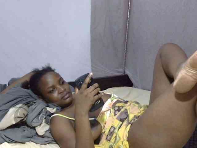Creamykiteey webcam