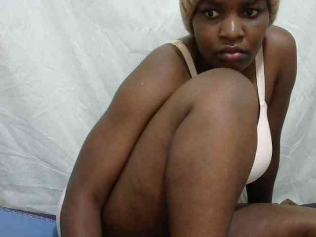 Creamykiteey webcam