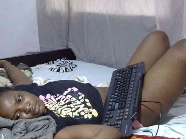 Creamykiteey webcam