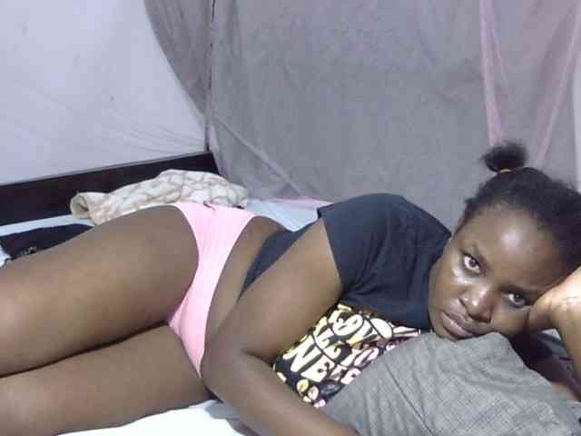 Creamykiteey webcam