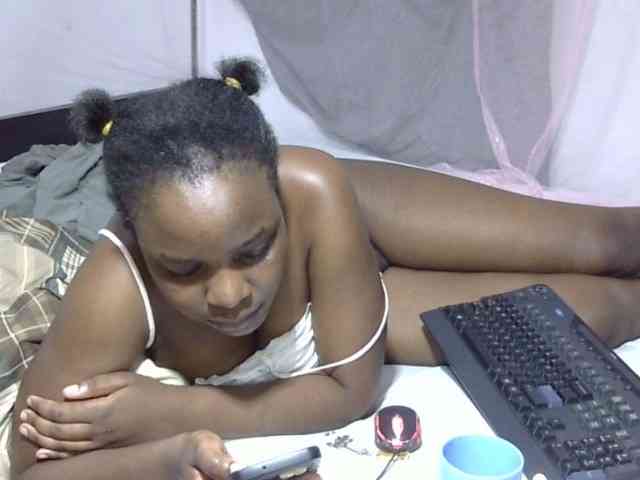 Creamykiteey webcam