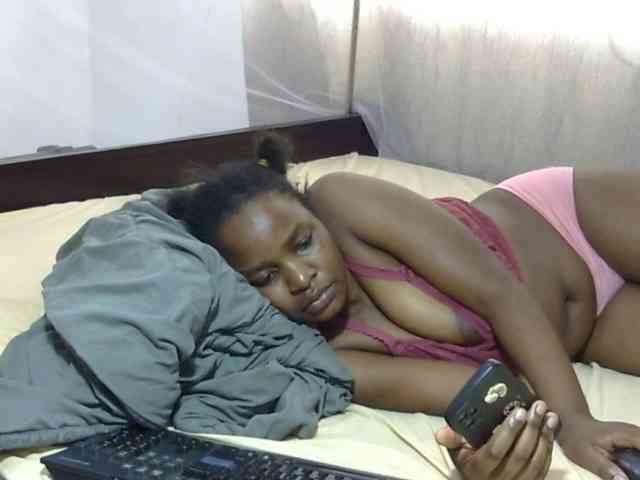Creamykiteey webcam