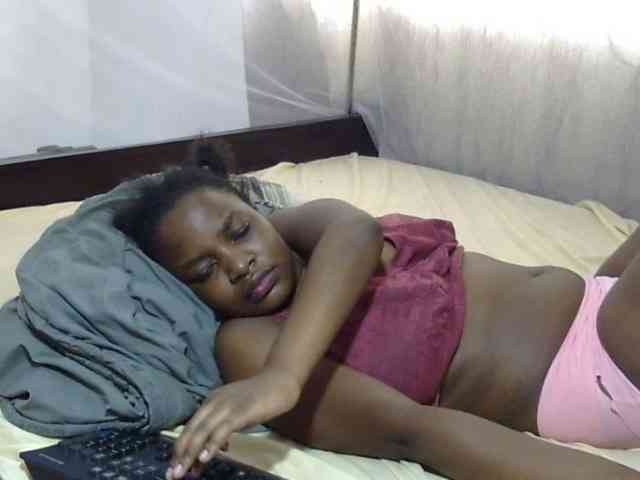 Creamykiteey webcam