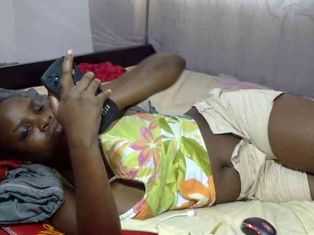 Creamykiteey webcam