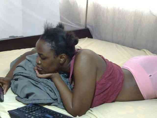 Creamykiteey webcam