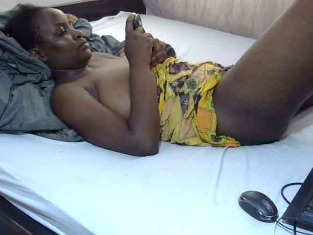 Creamykiteey webcam