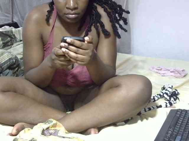 Creamykiteey webcam