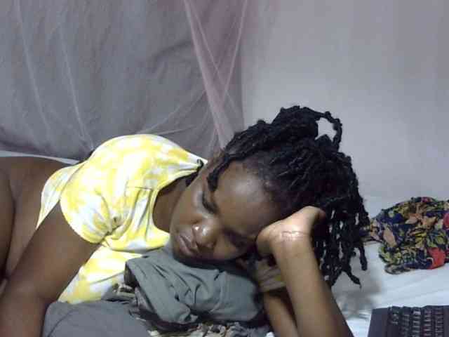 Creamykiteey webcam