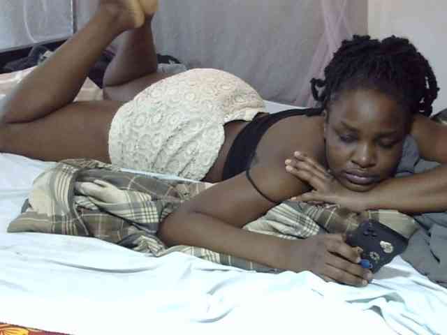 Creamykiteey webcam