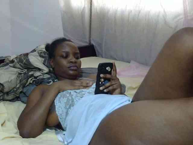 Creamykiteey webcam