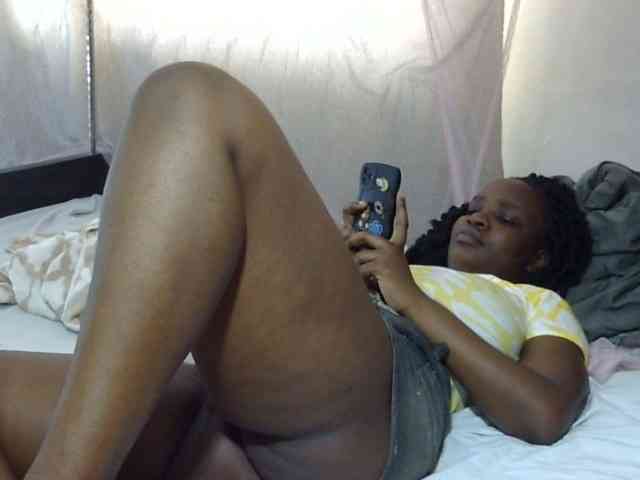 Creamykiteey webcam