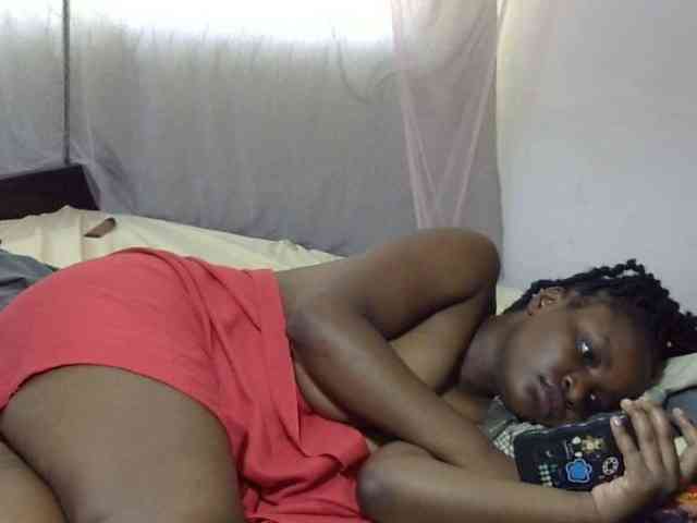 Creamykiteey webcam