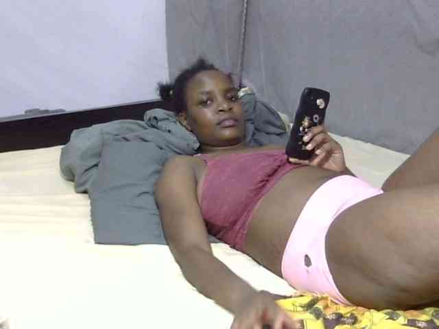 Creamykiteey webcam