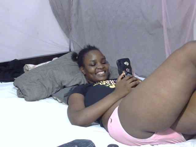 Creamykiteey webcam