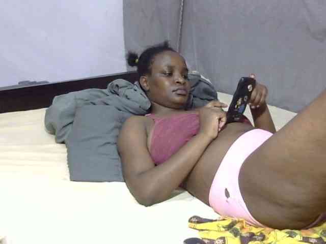 Creamykiteey webcam